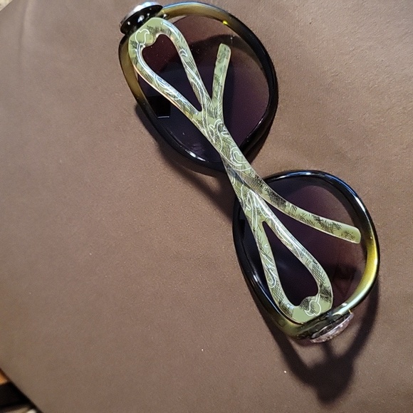 Green & Black Rhinestone Sunglasses 👓 - Picture 8 of 10